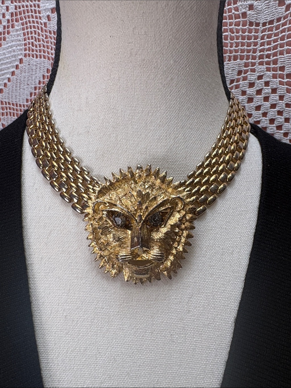 Vintage Gold-Tone Lion Pendant Brooch Necklace